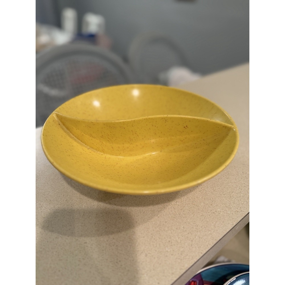 Vintage 9" Holiday Divided‎ Speckled Melamine Yellow Curved serving Bowl Kenro